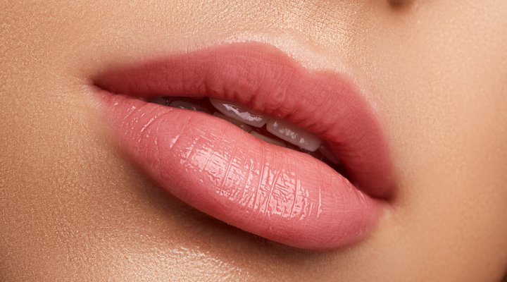 Permanent Make-up - Aquarell-Lippen, Lippenstift-Effekt Permanent Make-up - Aquarell-Lippen, Lippenstift-Effekt